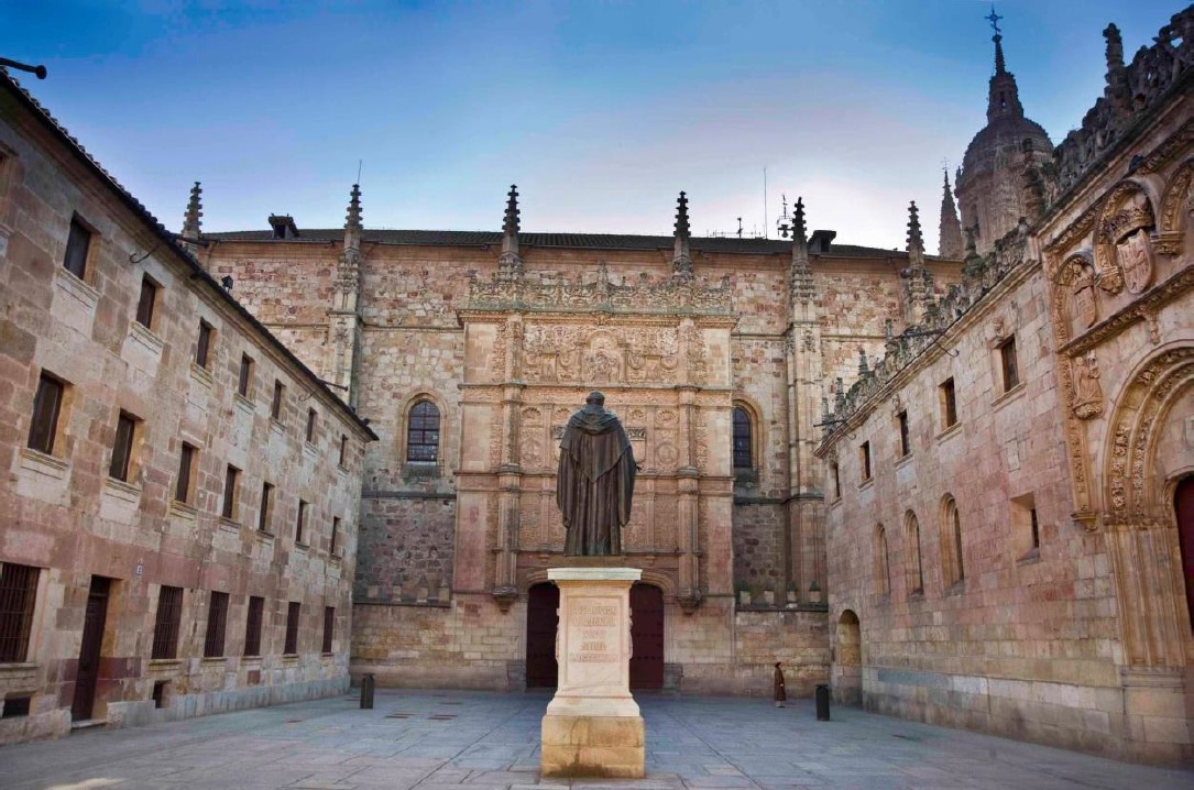 Fachada Universidad de Salamanca - TRANSCEND